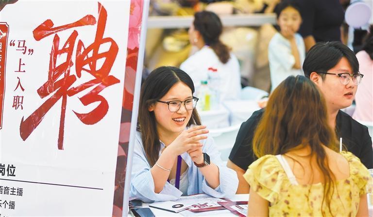 外逃副市长李传良违法所得被申请没收