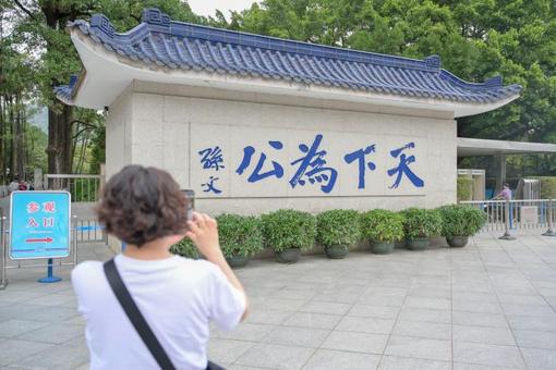 芒果台有一半都去了黄绮珊演唱会